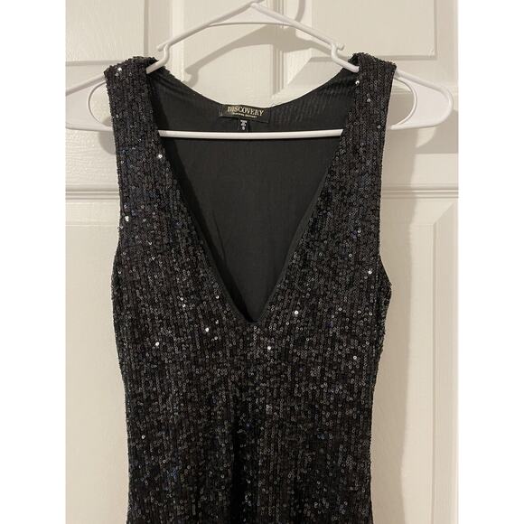 Discovery Clothing Company Size S Sequin Dress V Neck Black Bodycon Slit - Picture 3 of 6